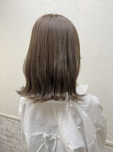 シュリット(schritt) 透明感ブリーチなしアッシュベージュカラー渋谷ミディmomoko