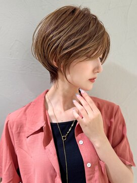 アンド ストーリーズ(&STORIES) 前髪あり耳掛け丸みくびれ大人ショートボブ20代30代40代50代＊