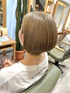 デジーヴュー(desir beaux) ハイトーンショートボブ