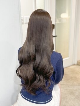 レア 表参道(L'ea) ・黒髪クラゲヘアーオリーブグレー小顔ココアベージュ