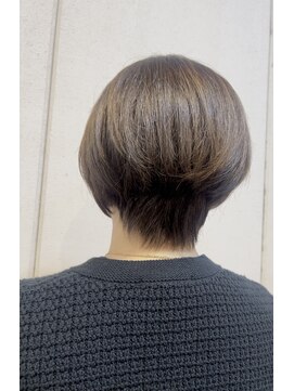 ルーファス 恵比寿 渋谷(Ruufus) 40代50代60代　ナチュラルなショートボブ2605
