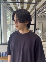 ホワイト(WHITE)&nbsp;前下がりセンターパートウルフ