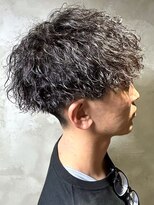 ディスイズバーバーサード(THIS IS BARBER 3rd)&nbsp;ツイストスパイラルパーマ マッシュ ツーブロック20代