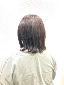 クオリス 上福岡店(QUALIS) 外ハネミディアム/ベージュブラウン/30代40代50代/艶カラー/白髪