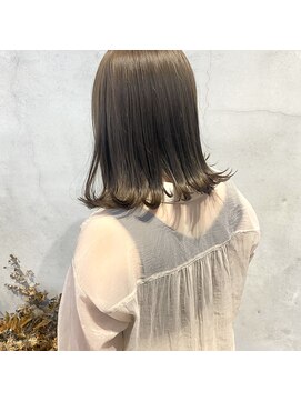 ミント(mint) 【 明るめオリーブベージュで外国人風カラー 】