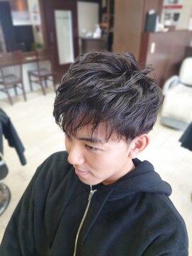 グルーマーズトウキョウ(GROOMER/S TOKYO) 【GROOMER/S 丸山】 コテパーマ スタイル スペインカール