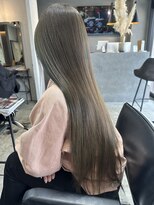 ヘリム(HELIM)&nbsp;顔まわりレイヤーオリーブグレーベージュレイヤーロング前髪