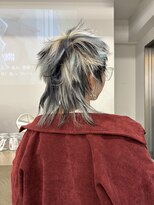 レコ 渋谷(LECO) 寒色系デザインのシャギーウルフ