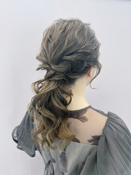 プルクラギンザ(PulchraGINZA) ボリューミーローポニーテール/巻き髪/結婚式/デート/S字