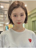 ∞スッキリクールなボブスタイル　透明感明るめオリーブベージュ