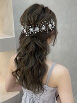 ヴィサージュアクト(VISAGE a.c.t)&nbsp;華やかで上品なハーフアップスタイル