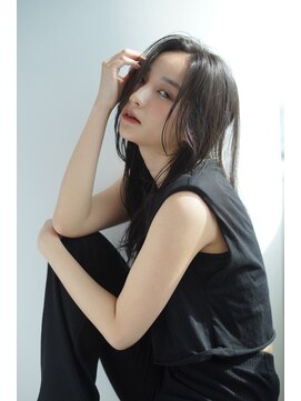 ルフュージュ バイ プロデュース 相模大野店(Refuge by Produce) 暗髪/レイヤーカット/長めバング