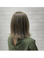 ビスイル 秋葉原店(Vis ill) くびレイヤーエモージュマチルダボブインナーグレージュ