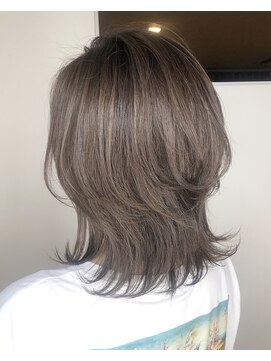 ダルシット(dulcet★★★) 【★★★】おしゃれ女子に人気！ミディアムウルフ