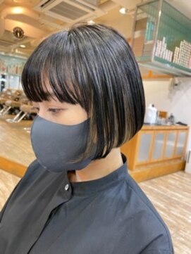 プラグ(Plug) ミニボブインナーカラー前髪あり暗髪似合わせカット30代40代