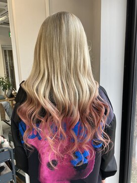 フツーロ 栄(FUTURO) ピンクグラデーション