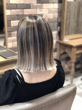 ホワイト 伊勢崎(WHITE) 悩み解決！白髪ぼかし外国人風バレイヤージュ☆