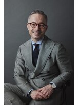 ザマンリバレッジニューヨーク(THE MAN LeverageNewYork)&nbsp;大人海外メンズヘア七三分けサイドパートフェードカット