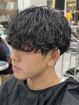 バイフィフス 原宿/表参道(by fifth) メンズ束感波巻きスパイラルパーマツイストスパイラルパーマ原宿