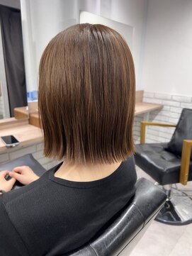 モク(mok) あご下3cmストレート外ハネボブ髪質改善トリートメント