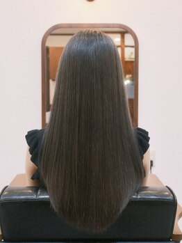 自然にまとまって、毎日がラクになる♪柔らかさにこだわった髪質改善ストレート◎