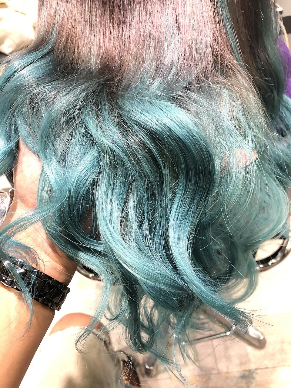 ブルーラベンダーグレーとエメラルドブルーのグラデーション