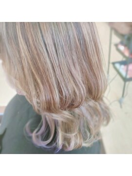 リー(Ly.) カット　ハイライト