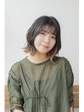 ロッカ(LOCCA) 骨格ストレート/小顔似合わせ外ハネボブ/20代30代40代