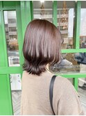 赤みを抑えたアッシュブラウン