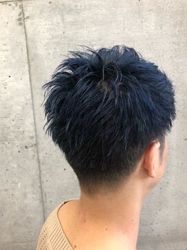 ヘアールーム プリズム(Hair room Prism) ネイビーショート
