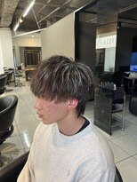 アイズ 海老名(AIZU) ホワイトメッシュ王道マッシュウルフ 波巻きツイストスパイラル