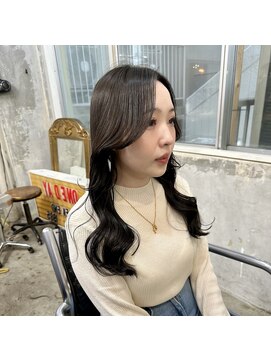 ウィークエンド(WEEKEND) くびれ韓国ヘア【カット＋カラー＋トリートメント9900円】