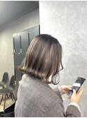 グレージュ×インナーシルバー