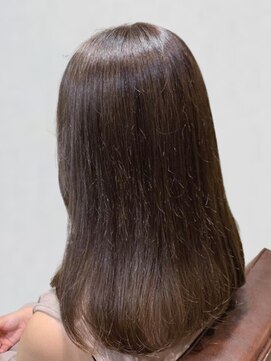 ポルト(porto produced by teatro hair salon) オリーブアッシュ 透明感カラー 髪質改善 トリートメント 20代