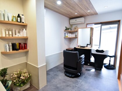 KIRAN BARBER SHOPの写真