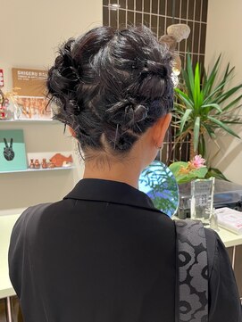 ベホブ(Behov) ツインニュアンスヘアアレンジ