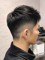 フッタ(Futta) 新宿フェードカット刈り上げ×ビジネスメンズショート