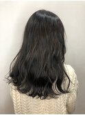 ダークグレー