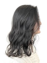 リツプス(LIPS)&nbsp;カーキグレージュ×外ハネ巻き