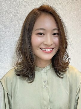 ファム バイコヒナタ(FUM by KOHINATA) 【定番カラー♪】クールベージュ×ミディアムレイヤー