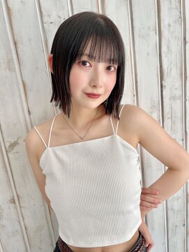 アイユー(ii+U) ぱっつん前髪　ボブカット　ブルーシルバー