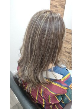 ノベル(novel) ハイライト・グレージュ