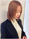 ピンクベージュ 顔周りレイヤー シースルーバング