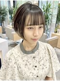 大人ナチュラルインナーカラーベージュ丸みショートボブ