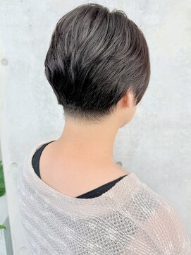 モリオ(morio) 大人刈り上げマッシュショートナチュラルレイヤー30代40代50代