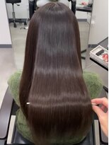 シンカ(shinka)&nbsp;20代 うる艶ストレート＋チョコレートカラー