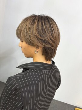 オゼル(OZEL) 【センターパートマッシュ】抜け感×色気を纏う上品メンズカット