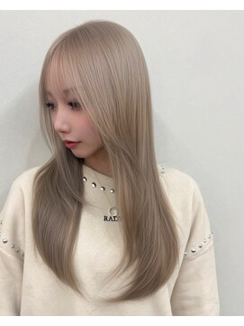 リエンスクレア(RIENS xrea) ハイトーンミルクティー×レイヤー【担当者/山本優舞】