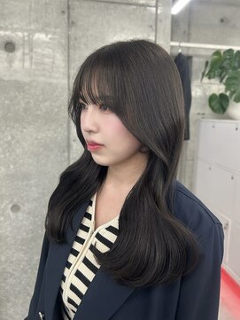 エヌアイ オモテサンドウ(ni omotesando) くびれミディアムレイヤーカット♪♪ 透明感グレージュカラー