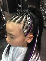 ゾーマ(ZOUMA) キッズダンサー コーンロウ エクステ混ぜ トリックスタイル